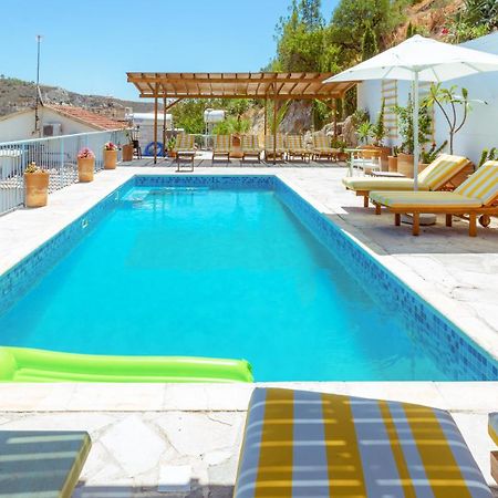 Archondia House - Holiday Apartments With Pool Kalavasos Ngoại thất bức ảnh